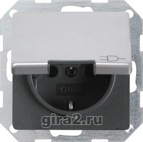 Розетка с заземлением и откидной крышкой GIRA E22 (алюминий) Розетка с заземлением и откидной крышкой GIRA E22 (алюминий)