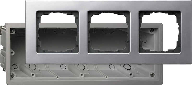 Монтажная коробка Е22 трехместная с рамкой Aluminium Монтажная коробка Е22 трехместная с рамкой Aluminium