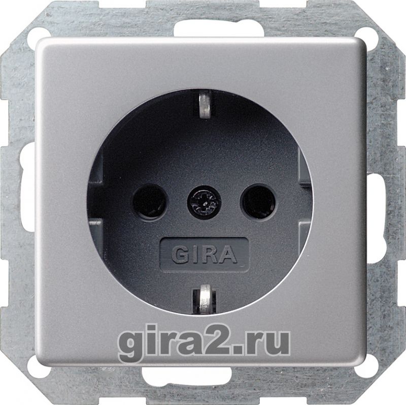 Розетка с заземлением GIRA E22 (алюминий) Розетка с заземлением GIRA E22 (алюминий)
